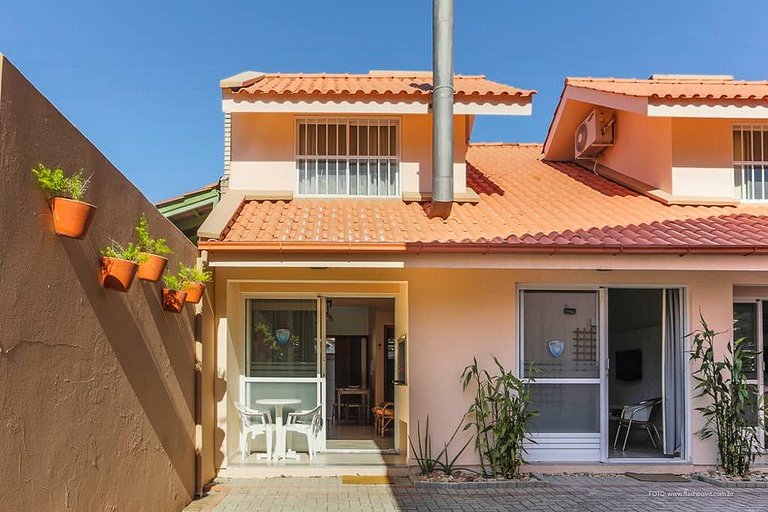 Modernos chalés a 90m da praia