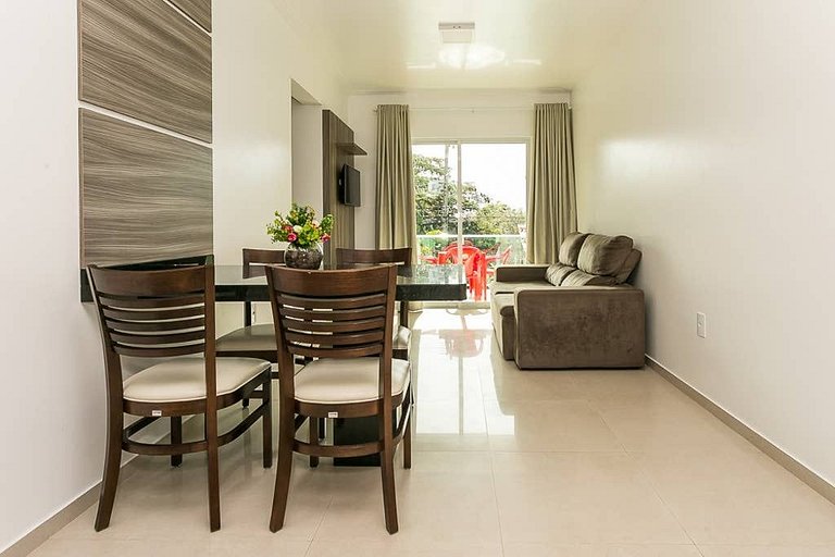 Moderno apart. espaçoso com sacada