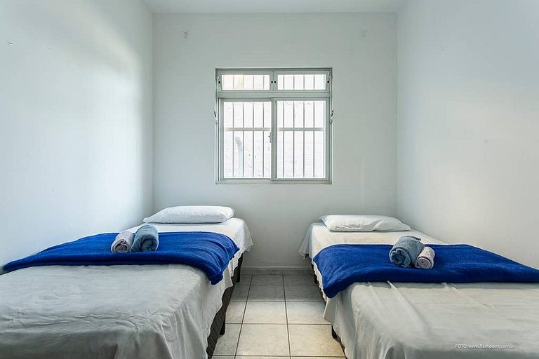 Casa 150m da praia em pátio familiar