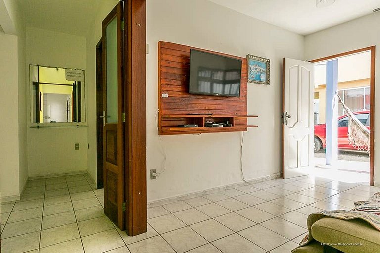 Casa 150m da praia em pátio familiar
