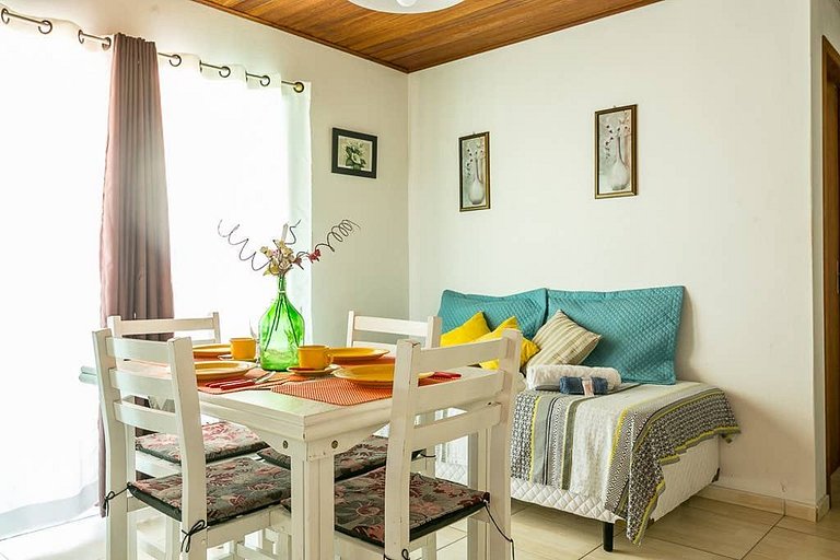 2 sacadas, muito completo, perto de tudo