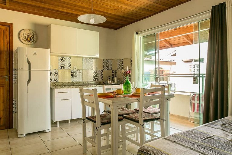 2 sacadas, muito completo, perto de tudo