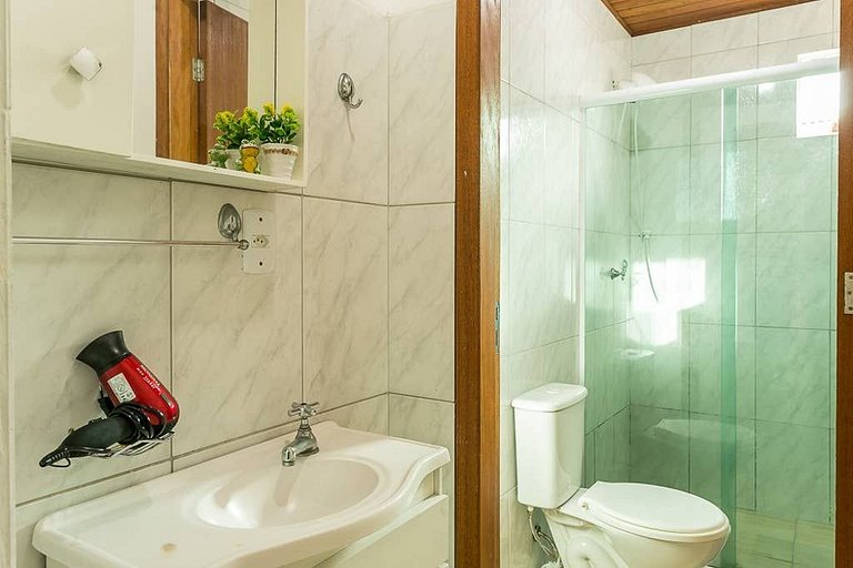 2 sacadas, muito completo, perto de tudo