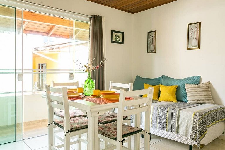 2 sacadas, muito completo, perto de tudo