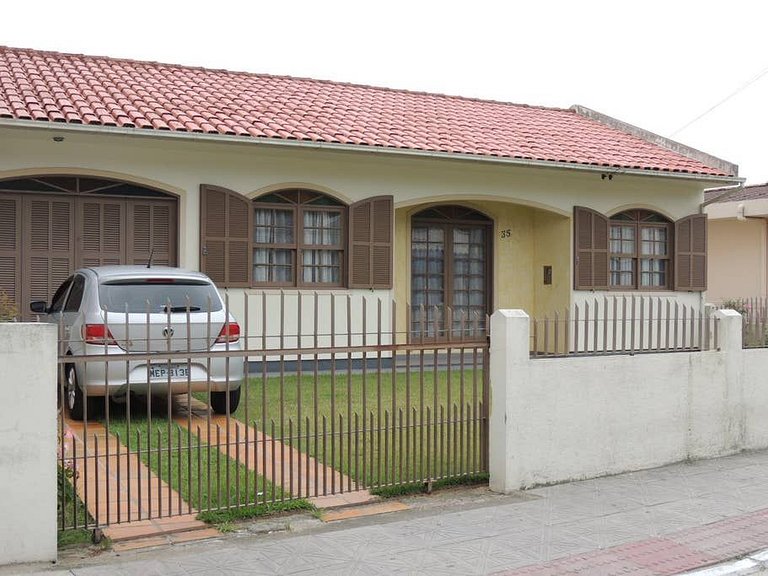 Casa confortável a 150m da praia