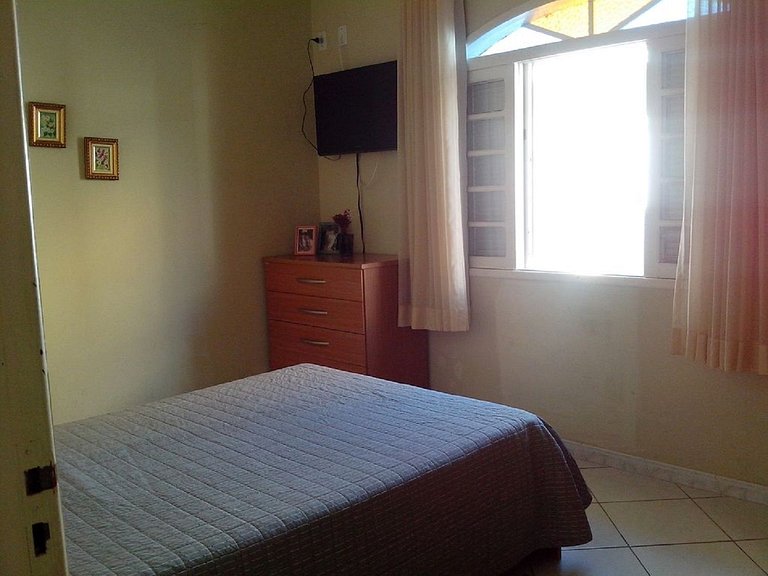 Casa aconchegante e com piscina, pertinho da praia