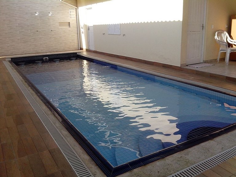 Casa aconchegante e com piscina, pertinho da praia