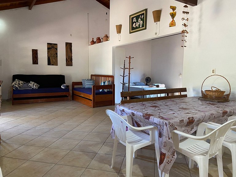 Loft frente ao canal em meio a natureza