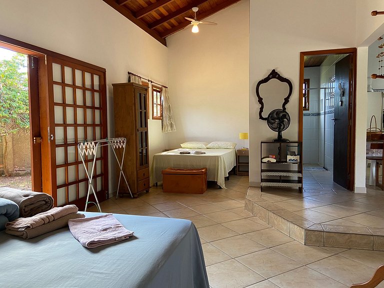 Loft frente ao canal em meio a natureza