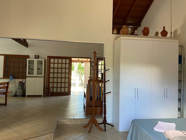 Loft frente ao canal em meio a natureza
