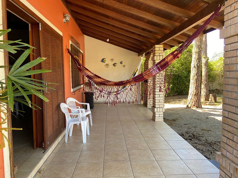 Loft frente ao canal em meio a natureza
