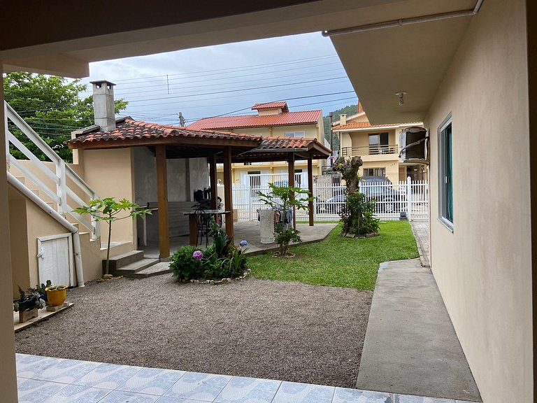 Apartamento Térreo 150 metros da Praia