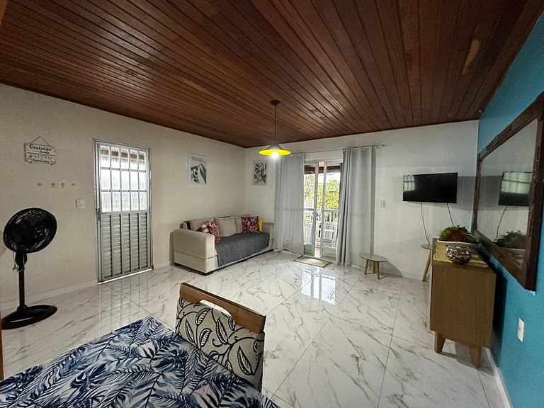 Amplo apart. com sacada, WiFi, Estacionamento, kit de praia,