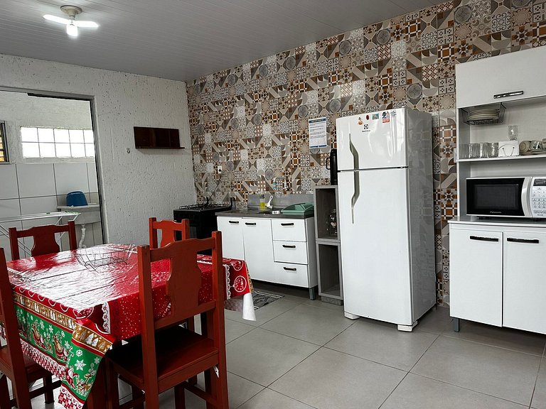 Ampla casa térrea, WiFi, estacionamento e segurança