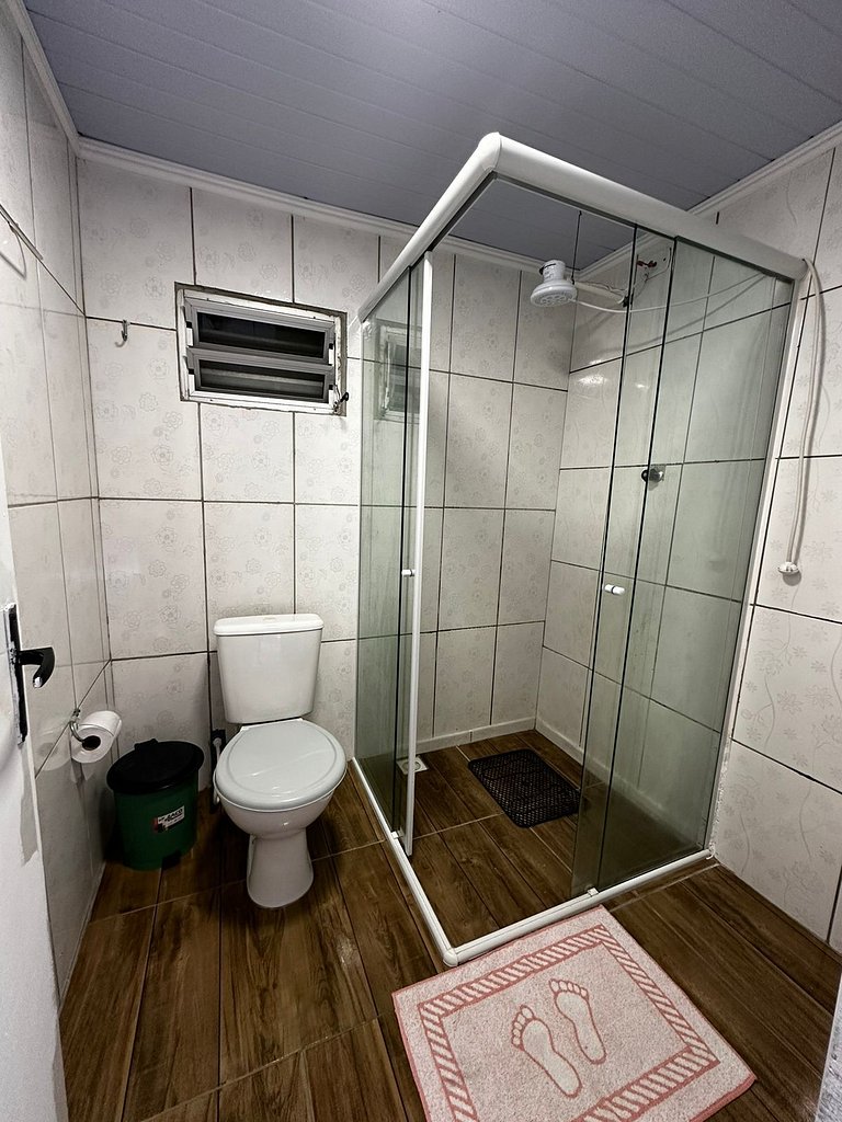 Apart 2 dormit. em pátio familiar