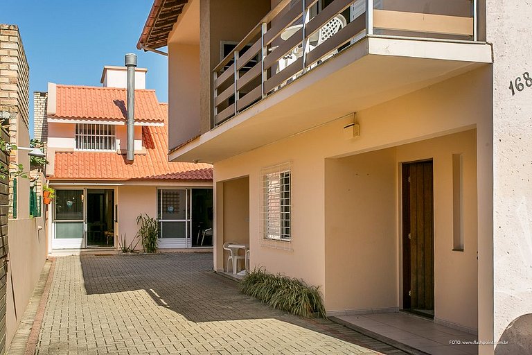 Aconchegante chalé 90m da praia