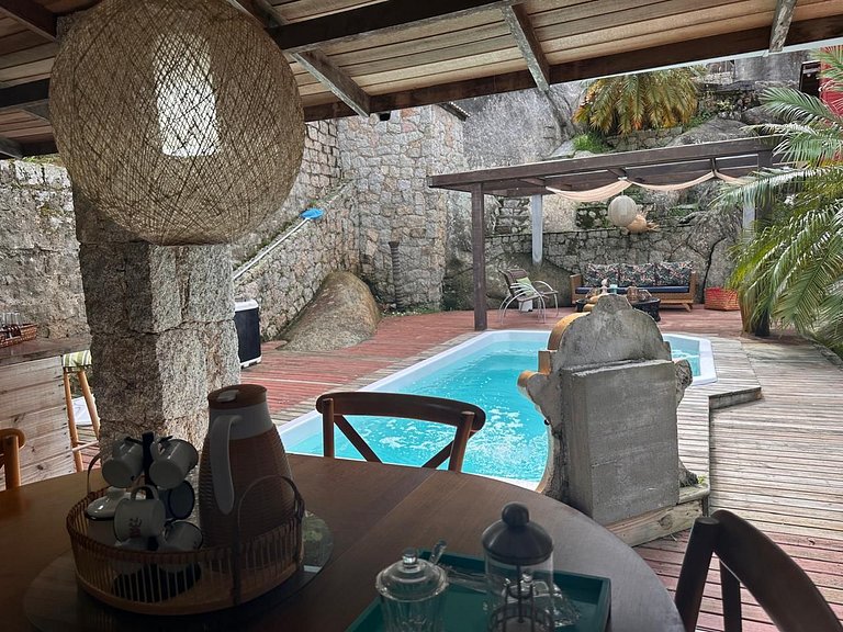 Piscina e vista para a Lagoa, 800m. da praia Mole