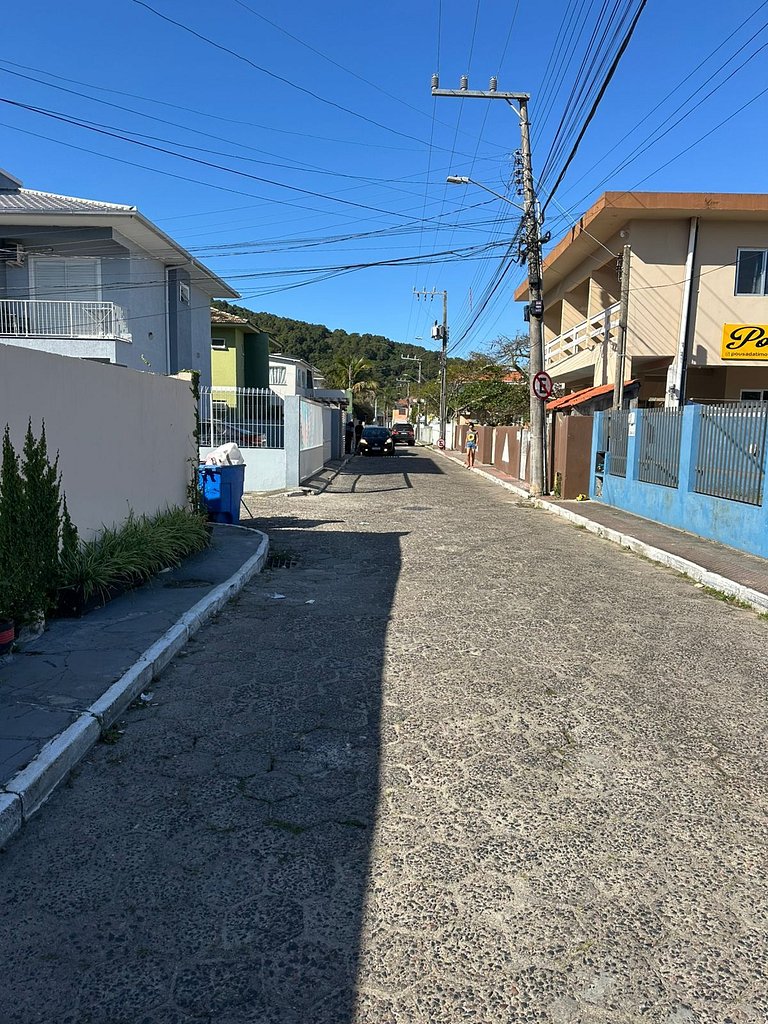 Apart a poucos metros da praia