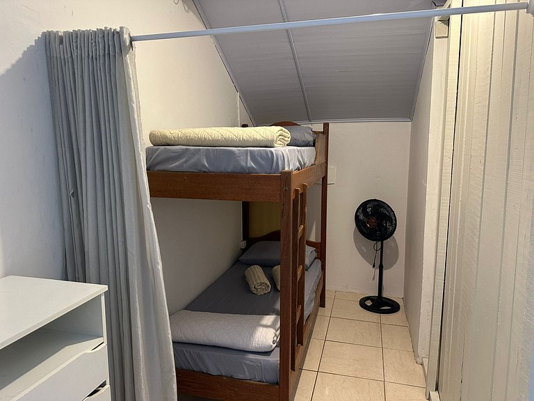 Apart a poucos metros da praia