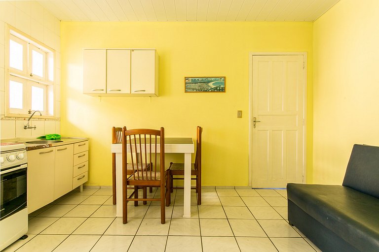 Apart 200m da praia, estacionamento, A/C