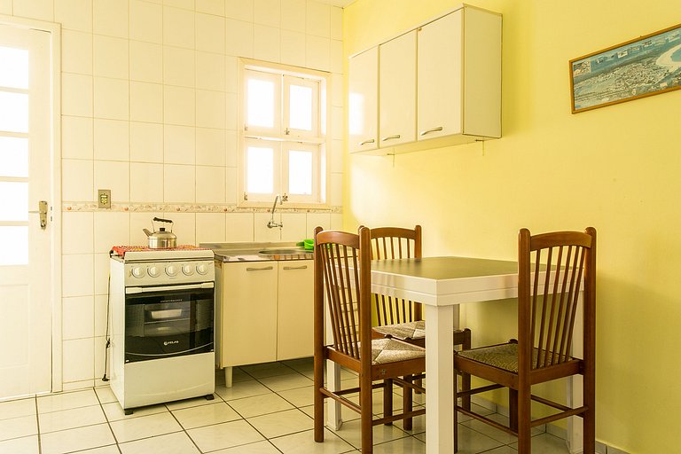 Apart 200m da praia, estacionamento, A/C