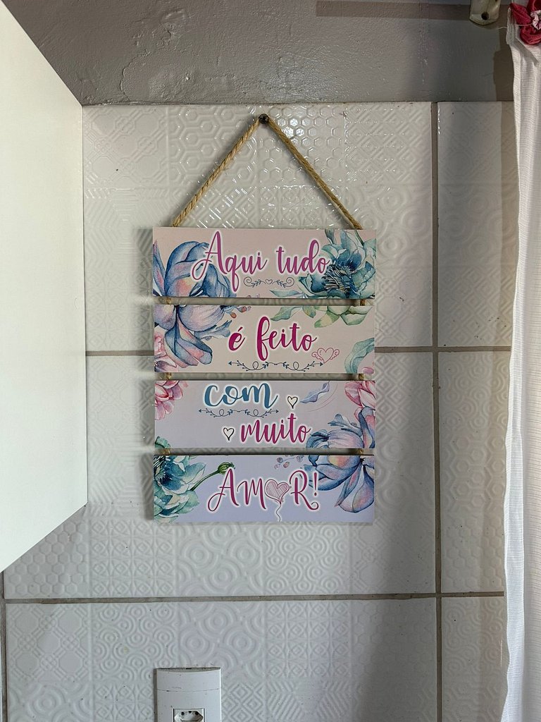 Apto com A/C, estacionamento, bem localizado