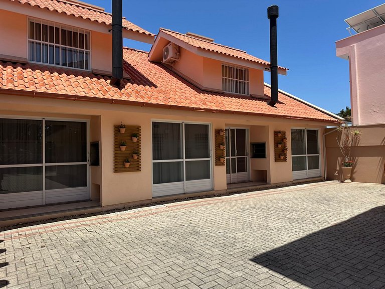 Modernos chalés a 90m da praia