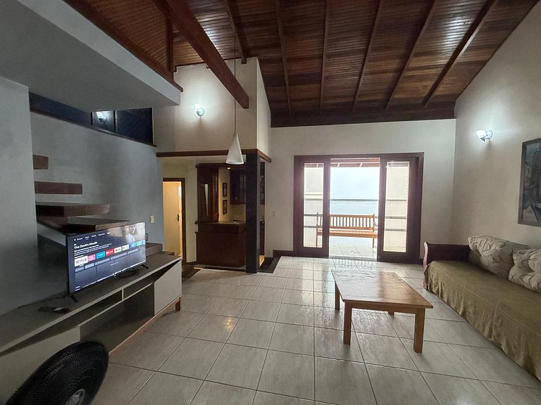 Casa ampla a 30m do canal e 400m da praia da Barra